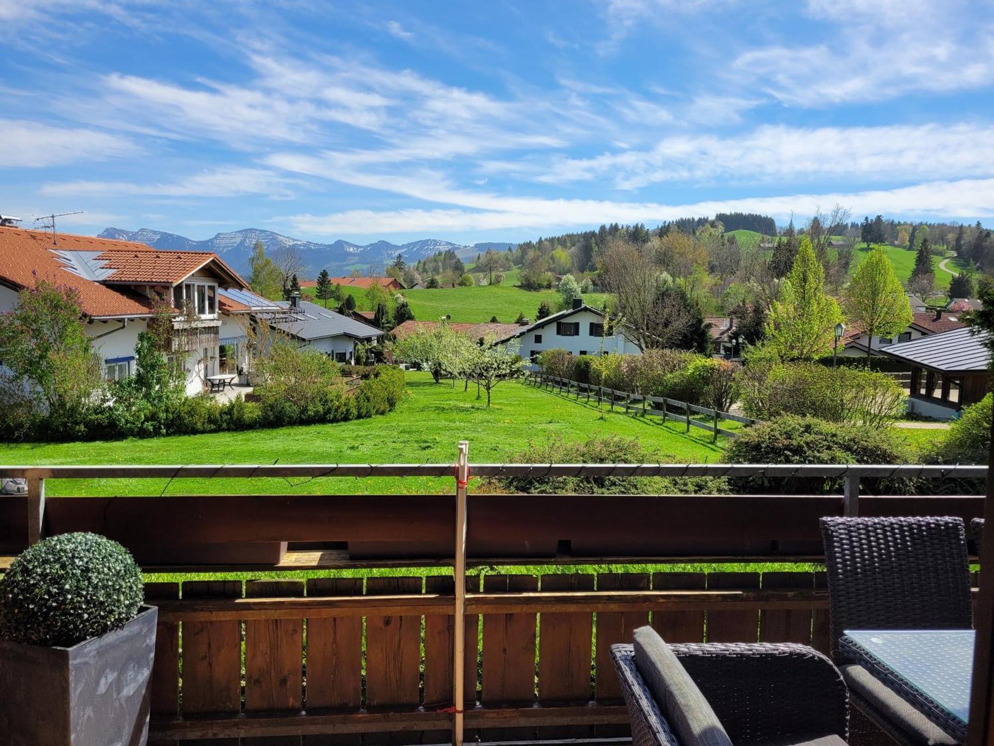 Lindners Hideaways - Bergnest Lodge - Bergblick Fewo 6 Pers Balkon Garten Hund Ski Unterkunft Luftkurort Oberreute Naehe Buchenegger Wasserfaelle Eistobel Bodensee Ngoại thất bức ảnh